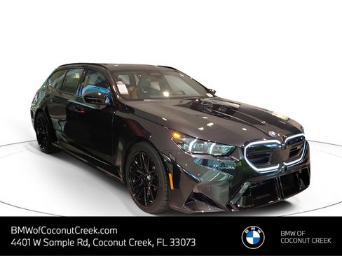 New 2026 BMW M5 Touring AWD/4WD image 1