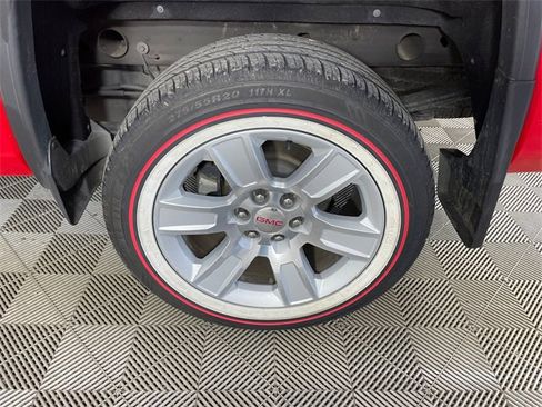 Used 2017 GMC Sierra 1500 SLE w/ Enhanced Driver Alert Package image 18