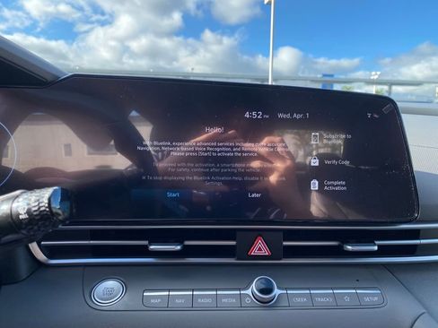 Used 2023 Hyundai Elantra SEL w/ Convenience Package image 16