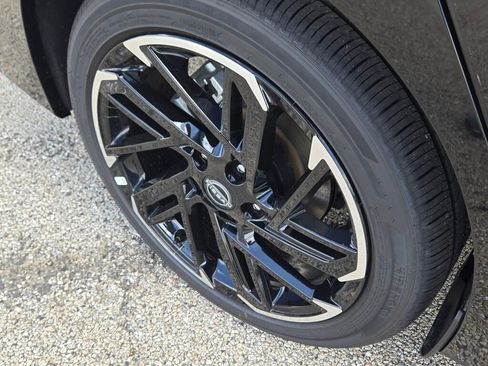 New 2026 Nissan Sentra SR w/ Floor Mat Package FWD image 9