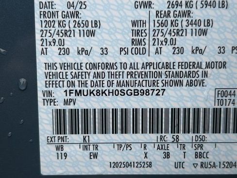 Used 2025 Ford Explorer ST-Line w/ Premium Package image 33