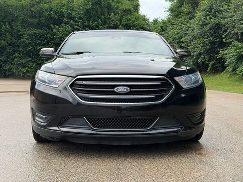 Used 2019 Ford Taurus Limited FWD image 3
