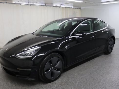 Used 2018 Tesla Model 3 Mid Range RWD image 3