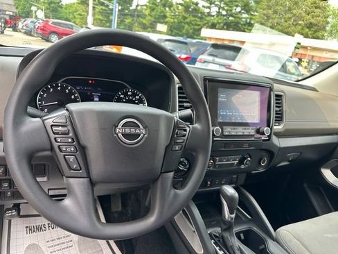 Used 2022 Nissan Frontier SV w/ Technology Package AWD/4WD image 19