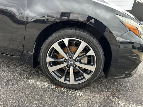 Used 2017 Nissan Altima 2.5 SR w/ LED Appearance Package image 29