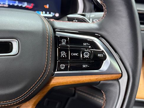Used 2023 Jeep Grand Cherokee L Summit AWD/4WD image 25