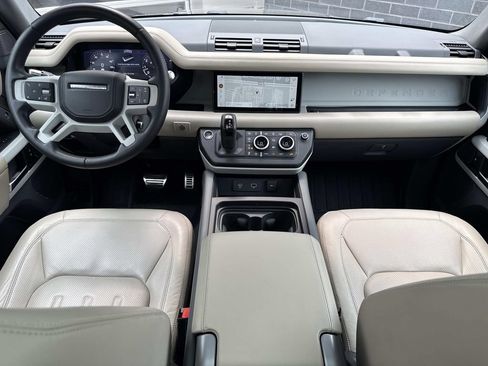 Used 2020 Land Rover Defender 110 HSE AWD/4WD image 18