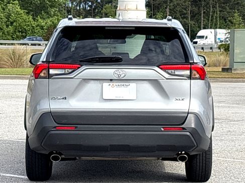 Used 2024 Toyota RAV4 XLE FWD image 19
