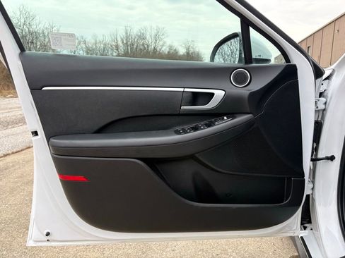 Used 2025 Hyundai Sonata SE image 18