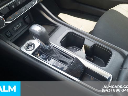 Used 2024 Nissan Sentra SV FWD image 9