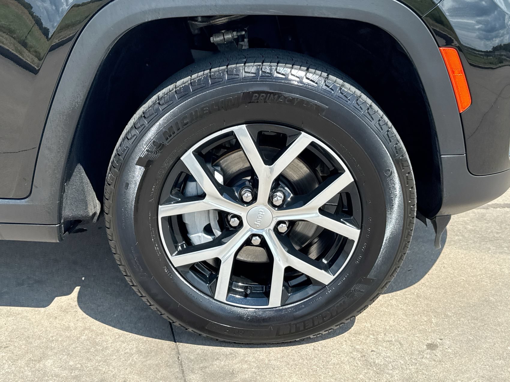 Used 2025 Jeep Grand Cherokee Limited RWD image 10