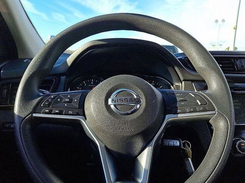 Used 2022 Nissan Rogue Sport S image 13