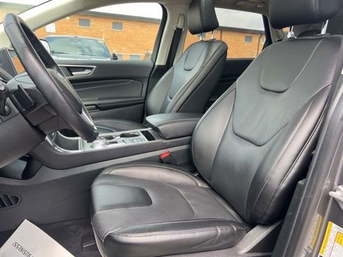 Used 2022 Ford Edge Titanium w/ Class II Trailer Tow Package image 21