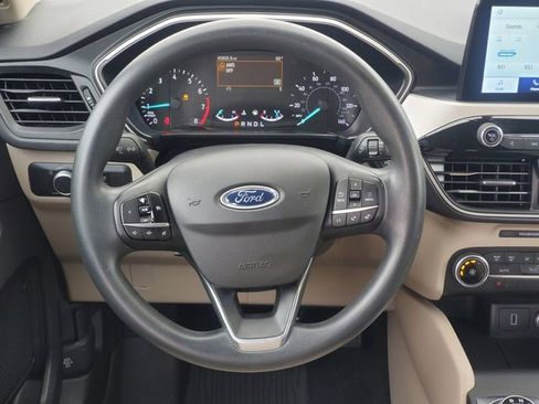 Used 2020 Ford Escape SE image 24