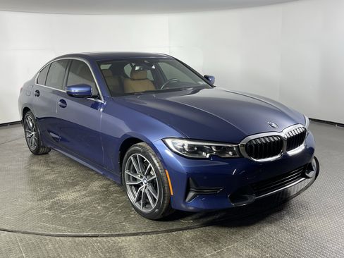 Used 2021 BMW 330i xDrive Sedan w/ Convenience Package image 3
