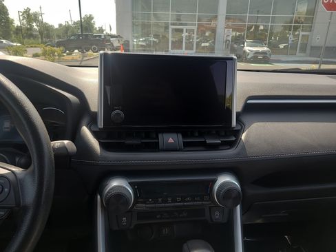Used 2023 Toyota RAV4 LE AWD/4WD image 19