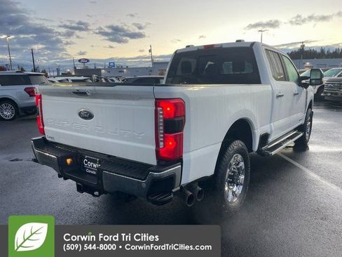 Used 2023 Ford F350 Lariat w/ Chrome Package image 16