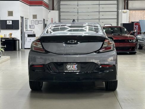 Used 2018 Chevrolet Volt LT w/ Comfort Package image 3