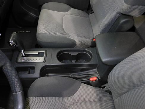 Used 2010 Suzuki Equator 2WD Extended Cab image 39