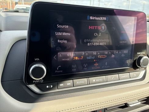 Used 2023 Nissan Rogue SV w/ SV Premium B Package image 15