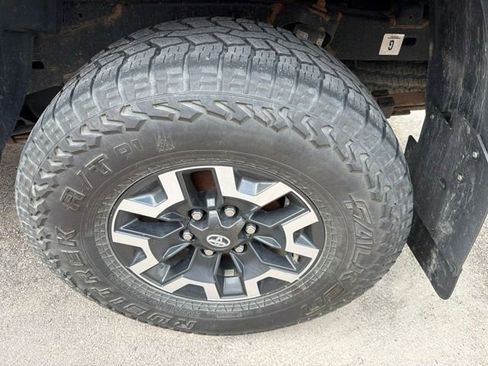 Used 2016 Toyota Tacoma TRD Off-Road w/ Towing Package AWD/4WD image 14