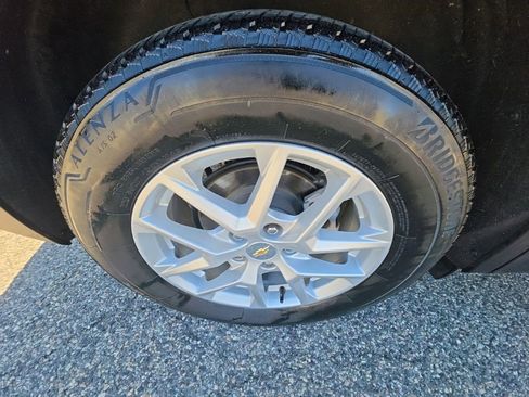 Used 2023 Chevrolet Equinox LT image 33