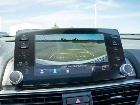 Used 2021 Honda Accord Touring image 19