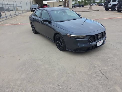 Used 2025 Honda Accord SE image 6