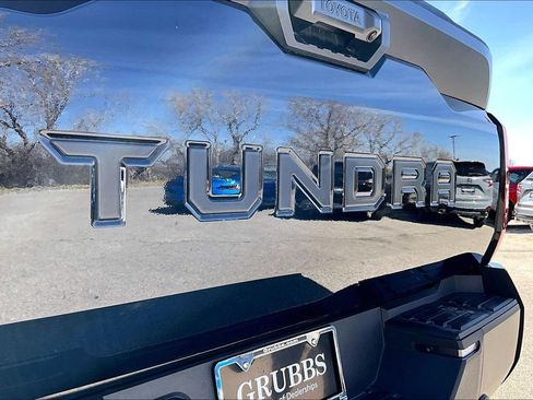 Used 2025 Toyota Tundra SR5 AWD/4WD image 42