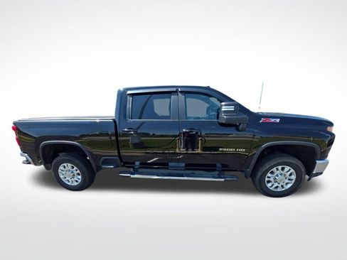Used 2023 Chevrolet Silverado 2500 LT w/ Convenience Package AWD/4WD image 2