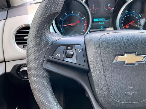 Used 2013 Chevrolet Cruze LS FWD image 23
