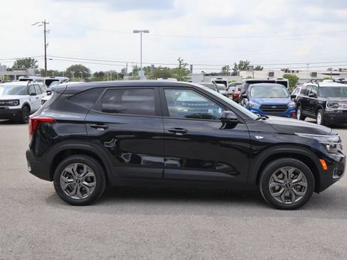 Used 2024 Kia Seltos LX AWD/4WD image 8