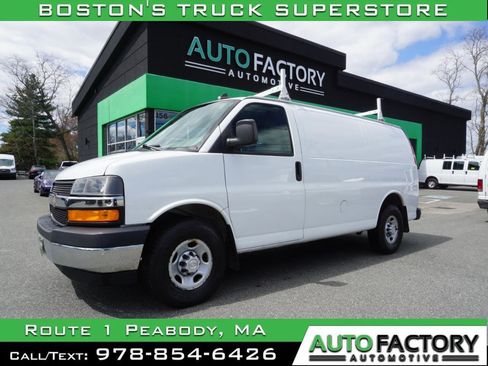 Used 2018 Chevrolet Express 2500 w/ Driver Convenience Package RWD image 1