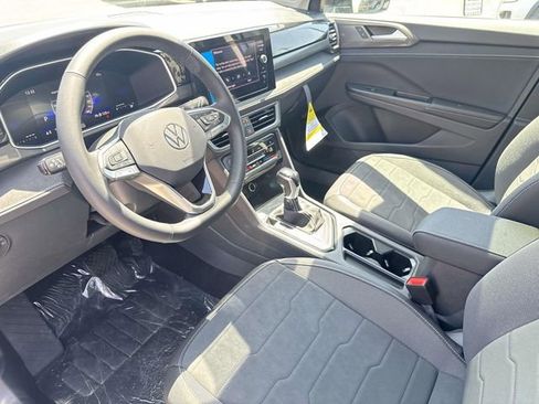 New 2026 Volkswagen Taos SE FWD image 13
