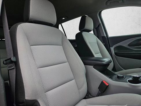 Used 2023 GMC Terrain SLE FWD image 17