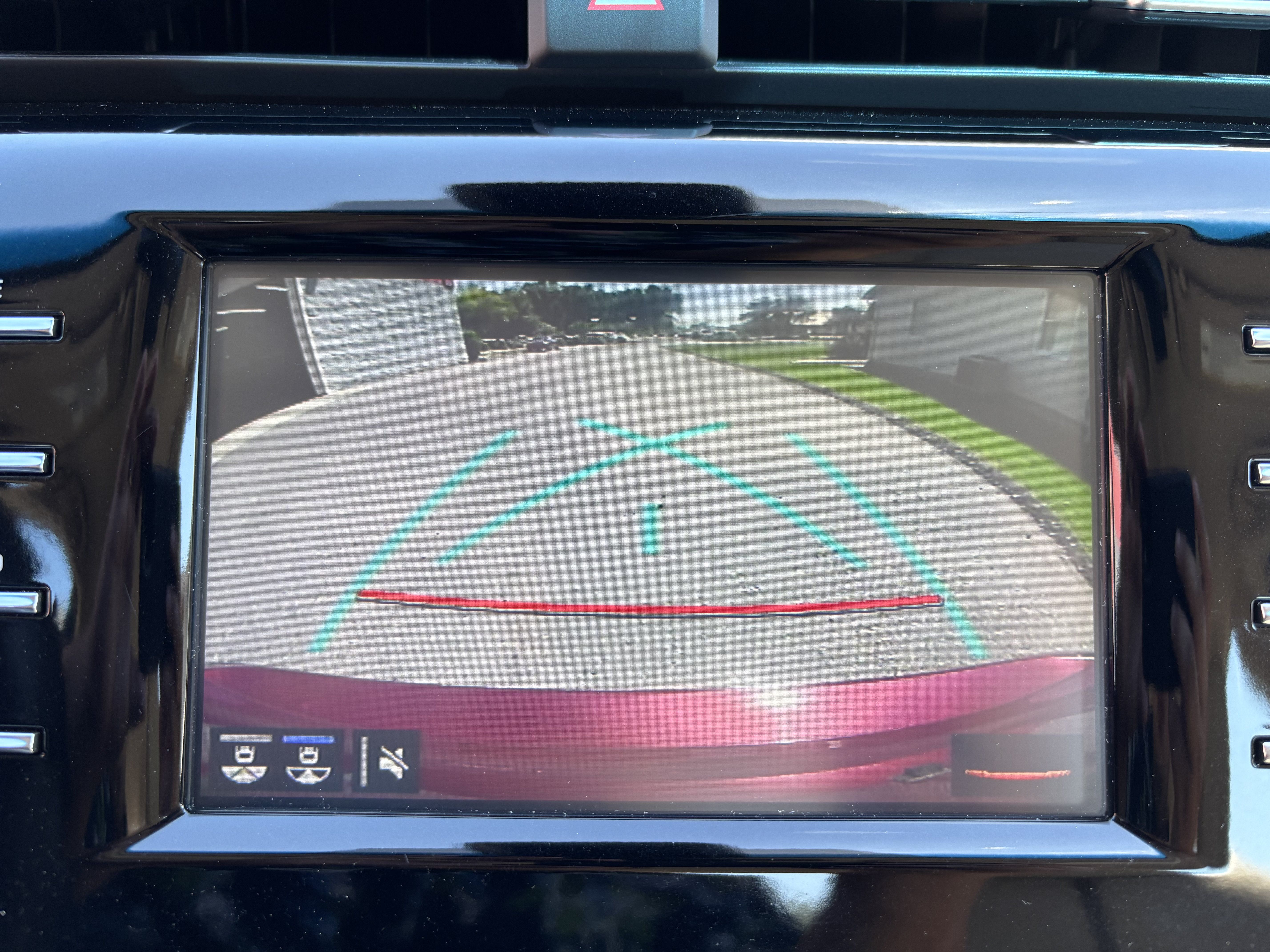Used 2018 Toyota Camry XLE FWD image 27