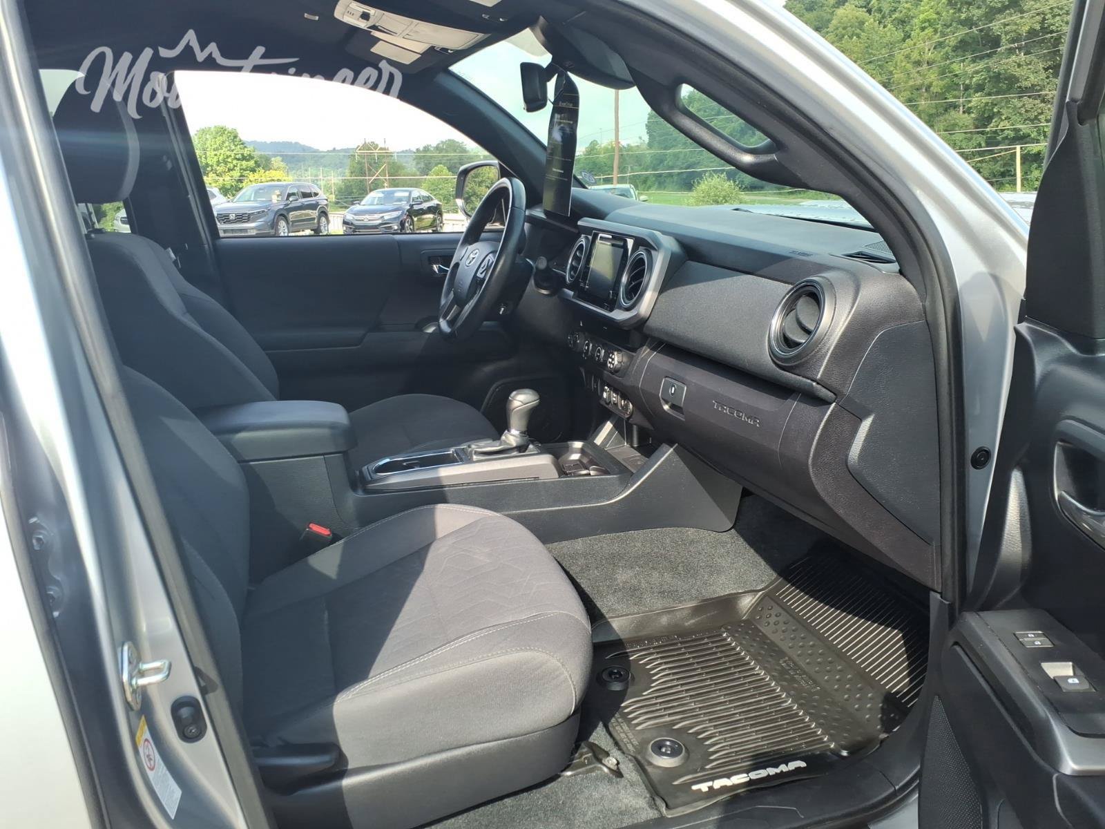 Used 2019 Toyota Tacoma TRD Sport AWD/4WD image 20