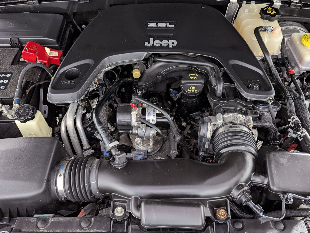 Used 2021 Jeep Wrangler Sport AWD/4WD image 40