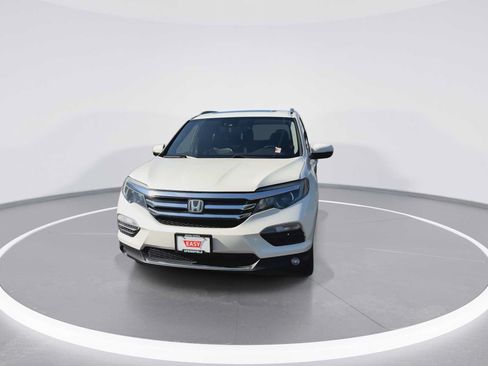 Used 2016 Honda Pilot Elite image 3
