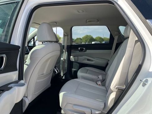 Used 2025 Kia Sorento EX AWD/4WD image 12