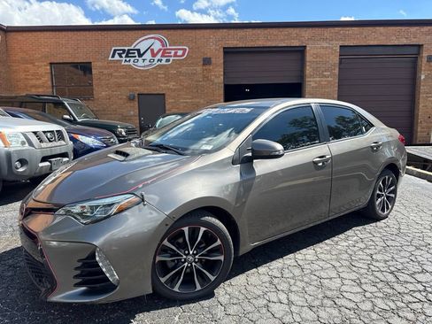 Used 2018 Toyota Corolla SE FWD image 1