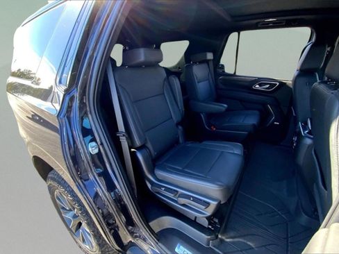 Used 2023 Chevrolet Tahoe Z71 w/ Luxury Package image 28