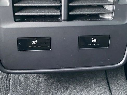 Used 2022 Porsche Taycan 4S image 23