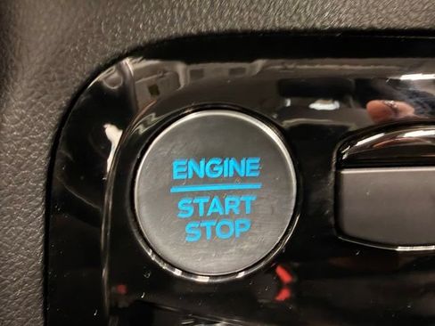 Used 2025 Ford Escape Platinum AWD/4WD image 33