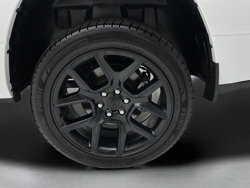 Used 2023 RAM 1500 Laramie AWD/4WD image 8