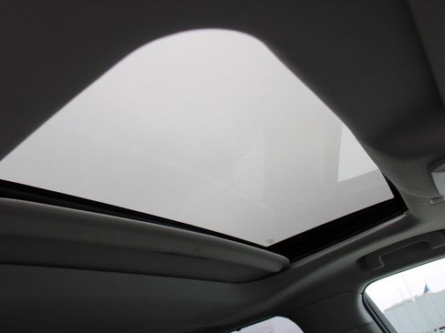 Certified 2022 Toyota Highlander XLE image 25