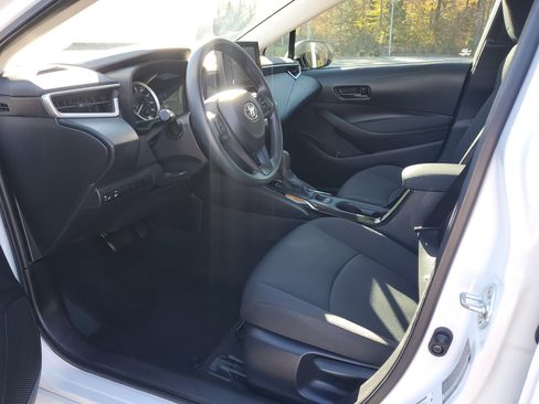 Used 2022 Toyota Corolla LE image 16