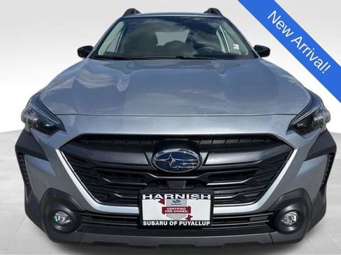 Used 2025 Subaru Outback Premium AWD/4WD image 2