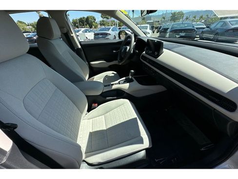 Used 2023 Honda HR-V LX image 19
