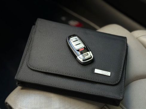 Used 2017 Audi S7 Prestige w/ S7 Sport Package image 31